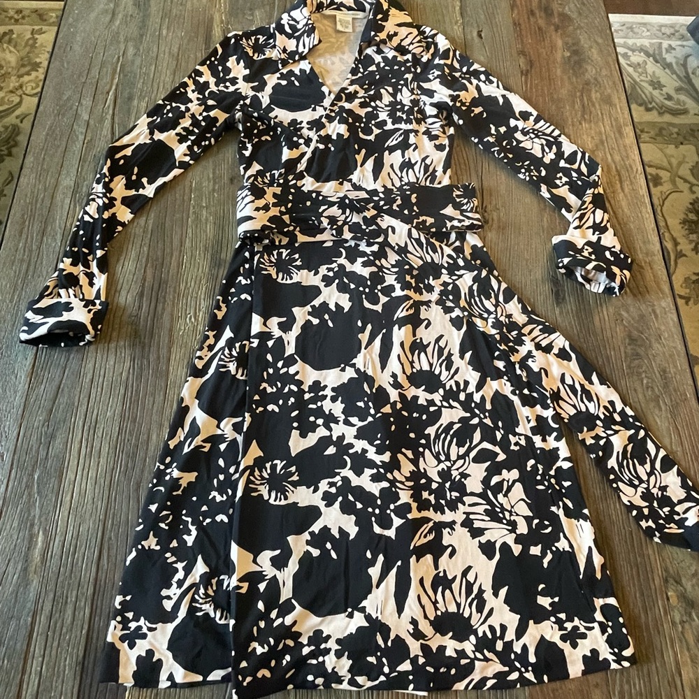 Diane von Furstenberg DVF Vintage Jeanne silk wrap dress